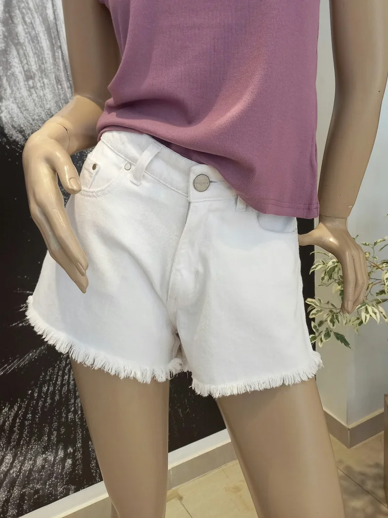 Short Blanco Tiro Bajo Desflecado
