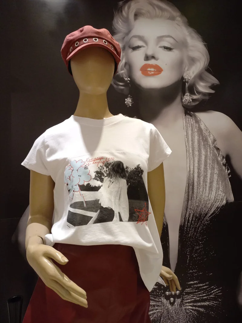 Remera Estampada Romance in Daylight