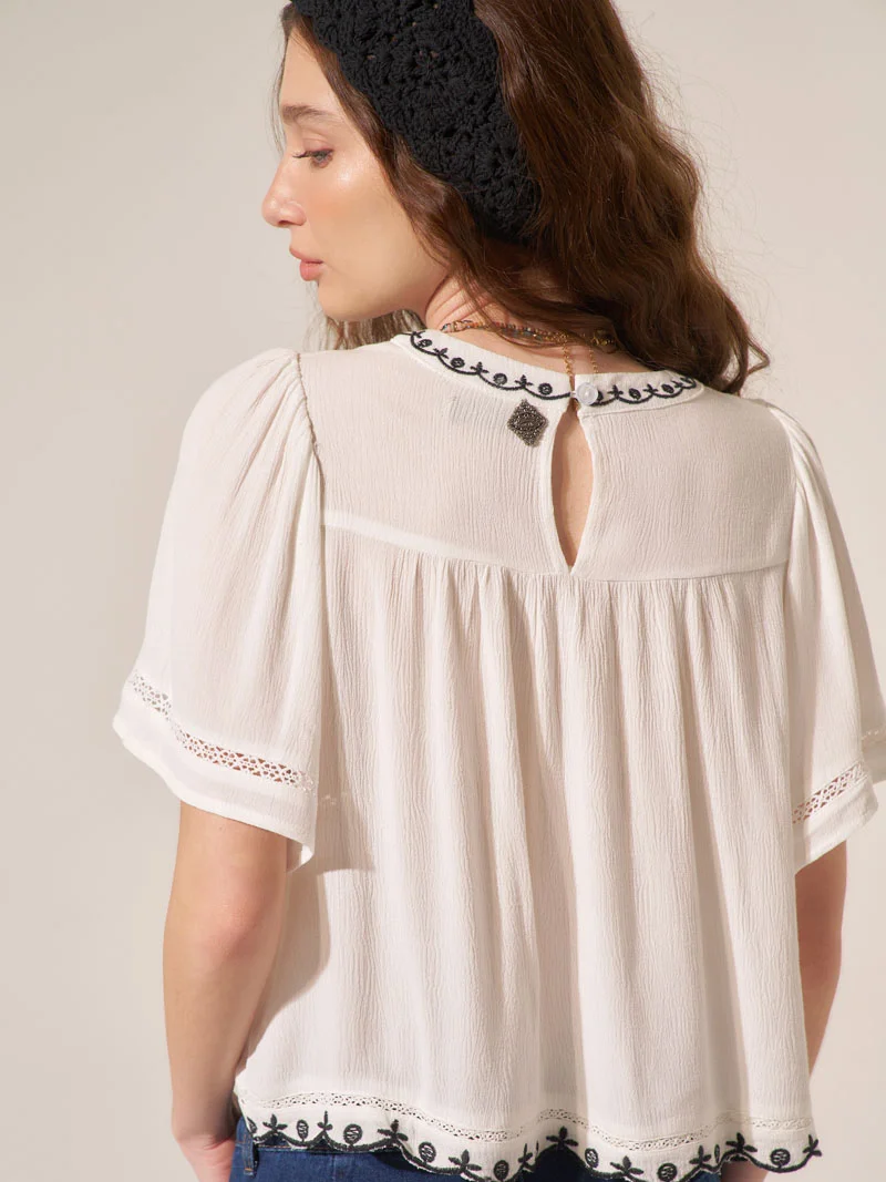 Blusa Bordada Pilar
