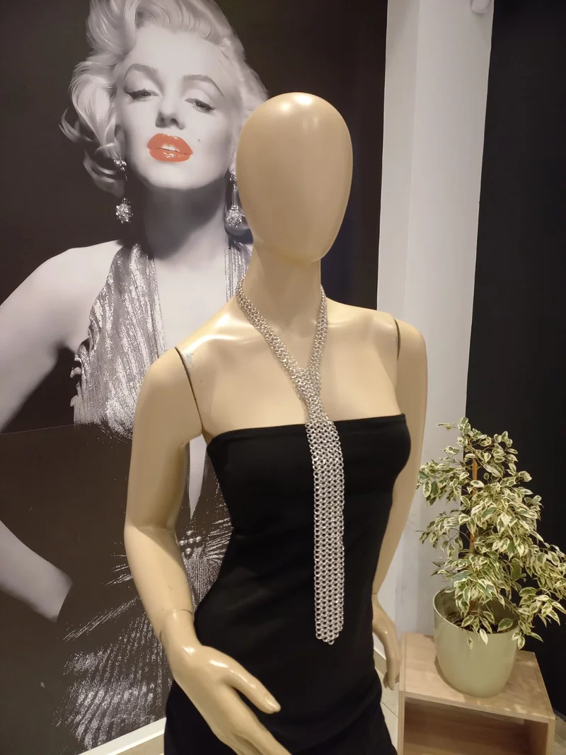 Corbata Metálica