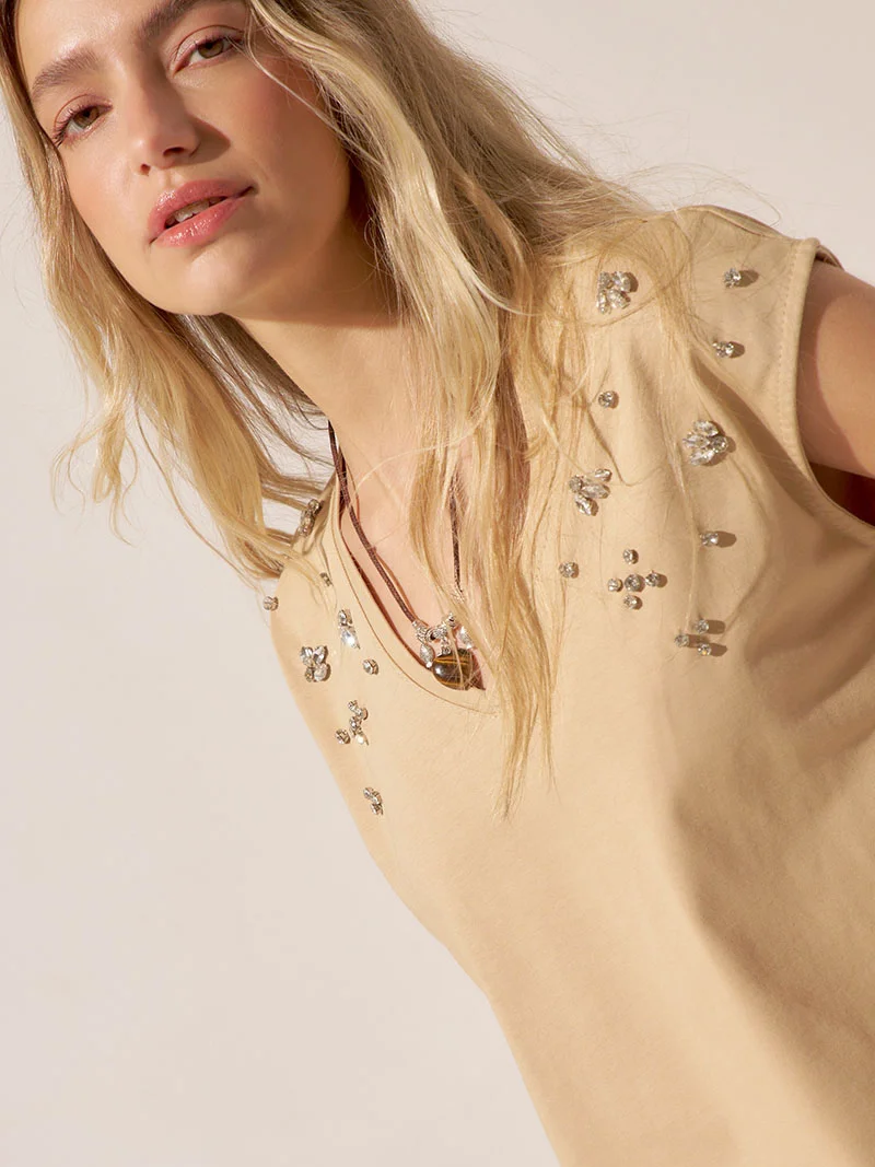 Remera con Apliques Layla