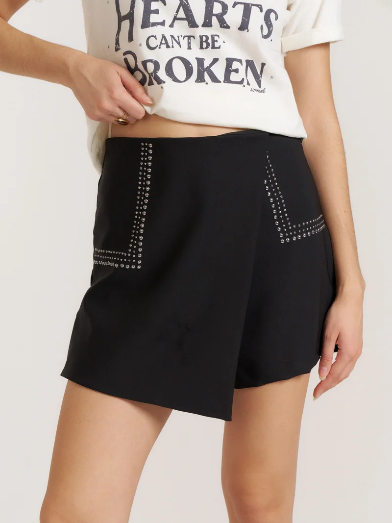 Short Pollera con Tachas Olivia
