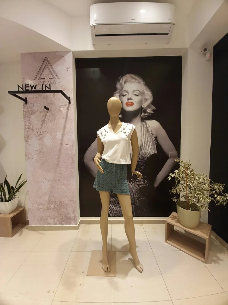 Short Tejido con Forrería Nour